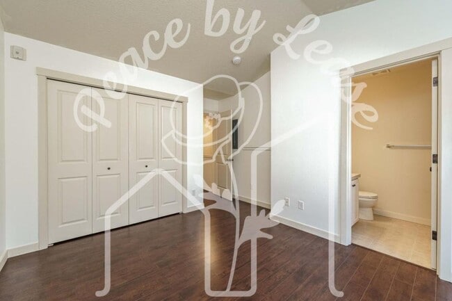 Building Photo - 8838 NE Brentford Way