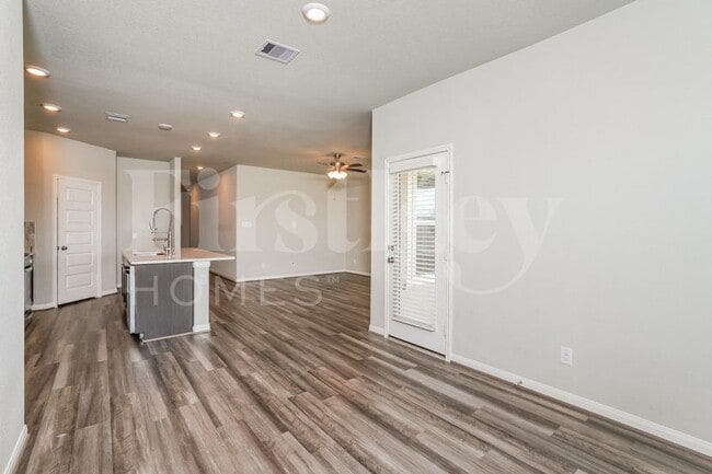 Building Photo - 1011 Barstow Dr