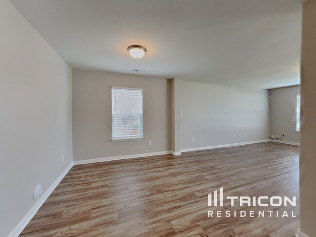 Building Photo - 12 Stoud Cir