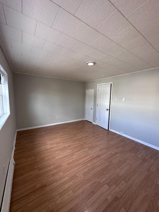 Building Photo - 56 Kent Ln