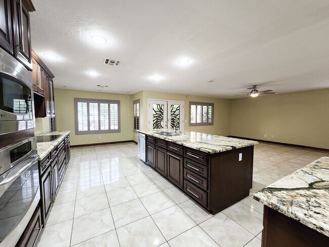 Building Photo - Marshall Ranch 5 bedroom!!  Available Now.