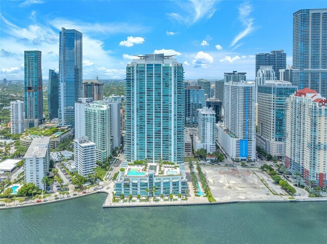 Building Photo - 1331 Brickell Bay Dr