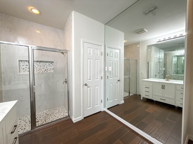 Building Photo - 3128 Rosco Dr