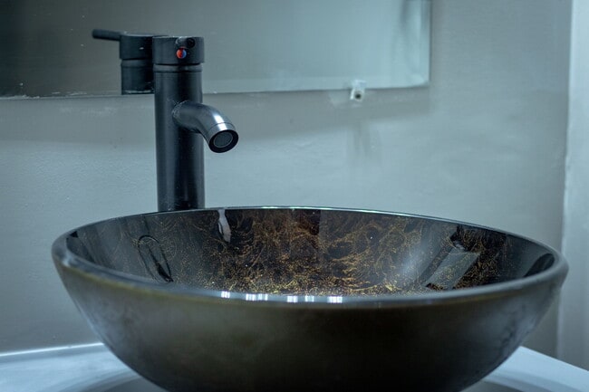 Building Photo - 944 Brent St