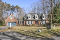 Building Photo - Spacious Home in Severna Park