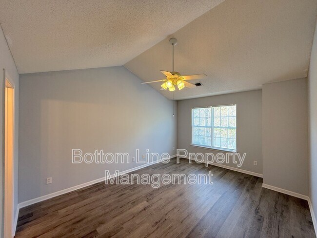 Building Photo - 9932 Birch Knoll Ct