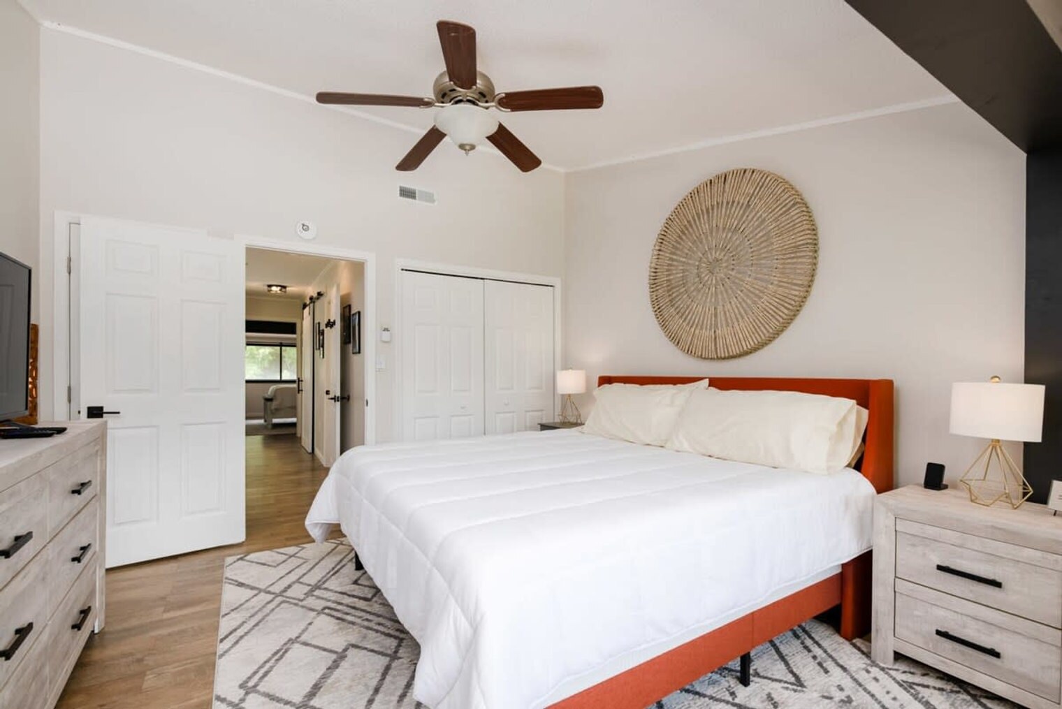 Building Photo - 2806 Suncrest Rd