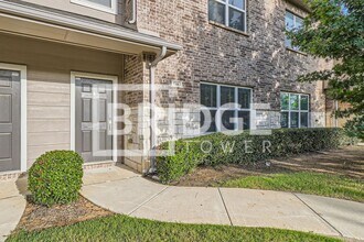 Building Photo - 1316 Lakecrest Ln