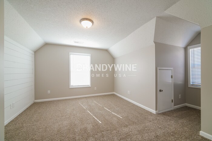 Building Photo - 62 Colony Dr