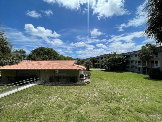 Building Photo - 250 Layne Blvd
