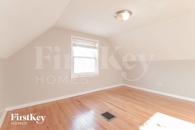 Building Photo - 6531 S Kostner Ave