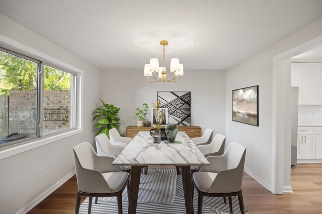 Building Photo - 3368 Montavesta Rd