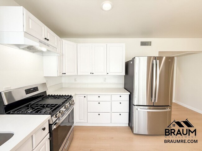 Building Photo - 1415 Centinela Ave