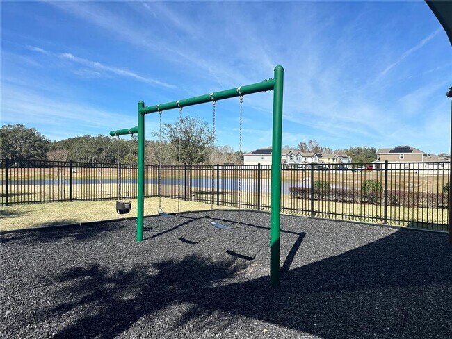 Building Photo - 2946 Canary Ave