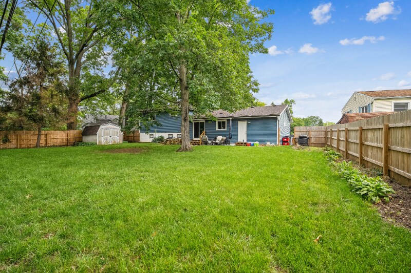 Building Photo - 6619 Red Fox Rd