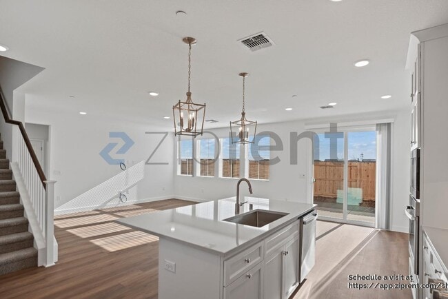 Building Photo - 426 Gold Coast Rd