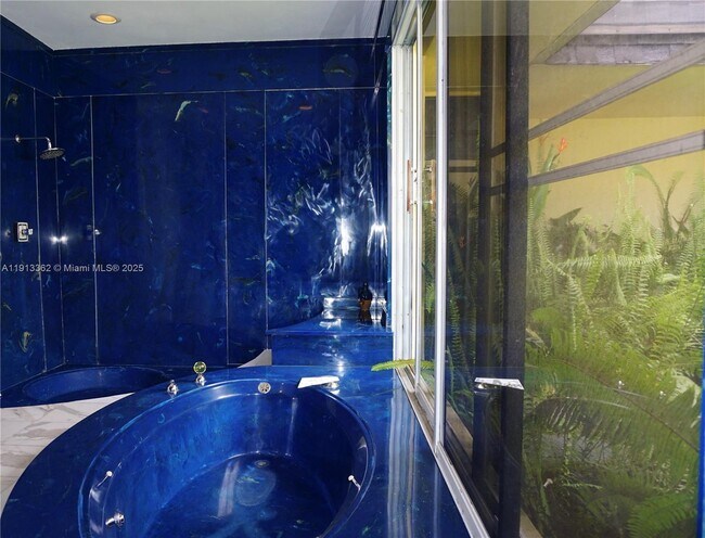 Building Photo - 4511 King Palm Dr