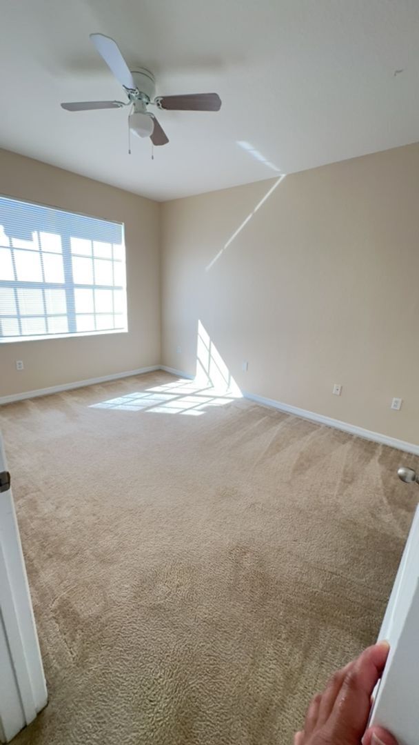 Building Photo - 3 BEDROOM 2 BATH 2 CAR GARAGE CONDO