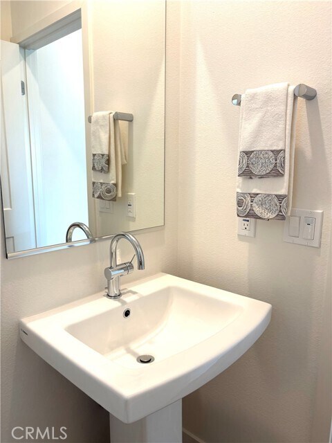 Building Photo - 7267 Aura Cir