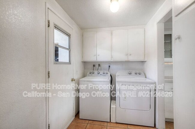 Building Photo - 2135 E El Norte Pkwy