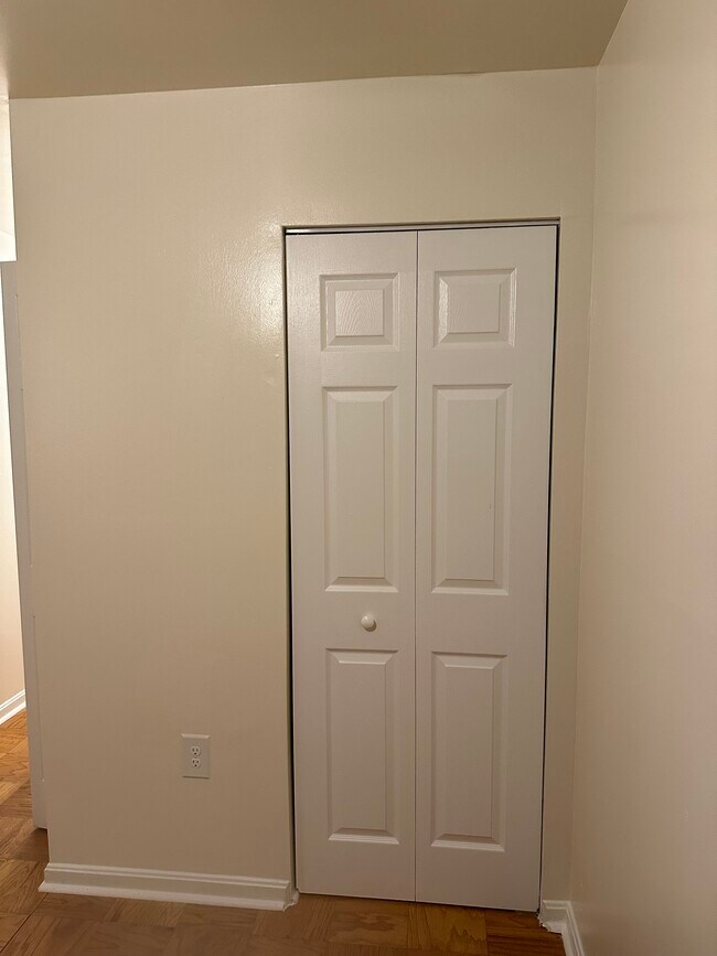 Building Photo - 422 N Armistead St