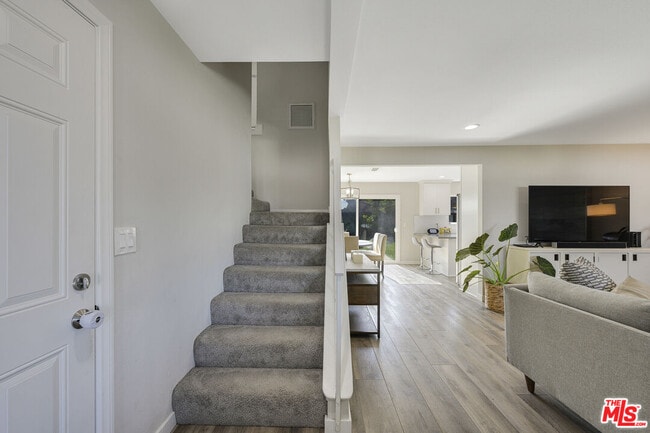 Building Photo - 19358 Alcona St