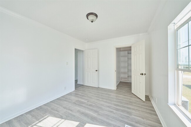 Building Photo - 928 Coen Rd