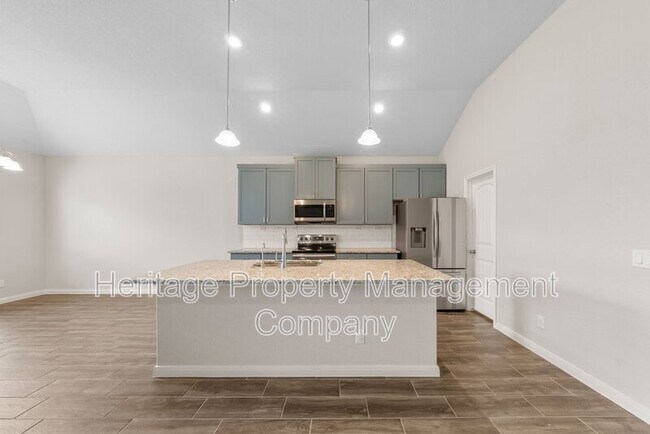 Building Photo - 148 Sambar Main