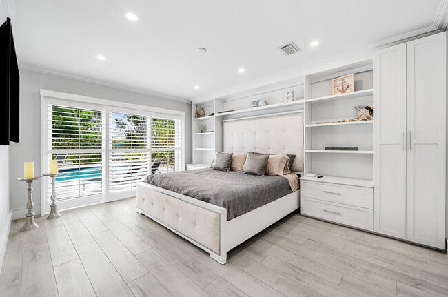 Building Photo - 1733 Coral Gardens Dr