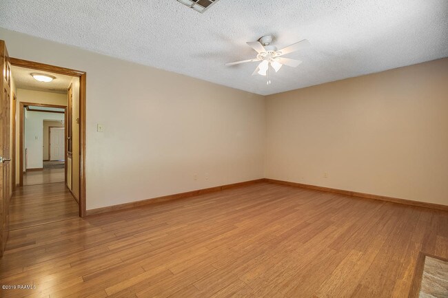 Building Photo - 142 Sandest Dr