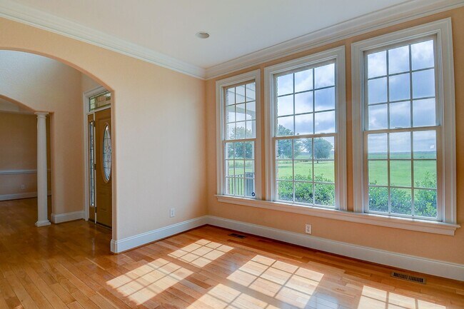 Building Photo - BEAUTIFUL HOME FOR RENT SOUTH CHESAPEAKE!