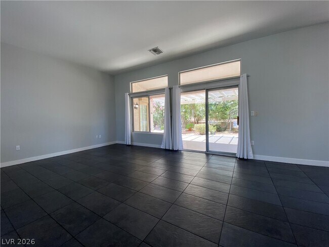 Building Photo - 10013 Woodhouse Dr