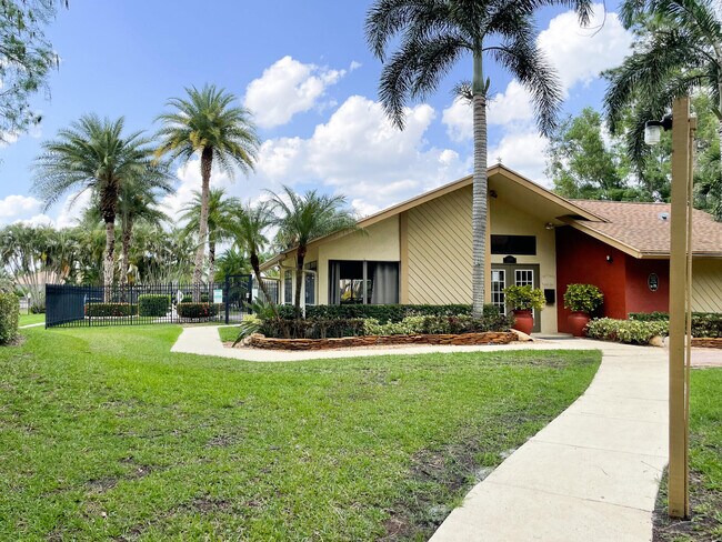 Building Photo - 13075 Albright Ct