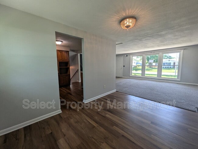 Building Photo - 6315 Midfield Dr