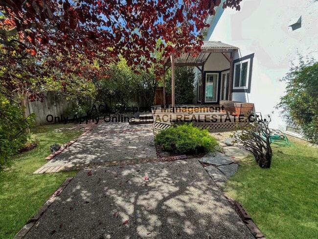 Building Photo - Spacious, Single Story Northgate Home For Rent