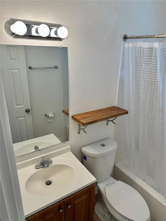 Building Photo - 1104 Hardy Ave