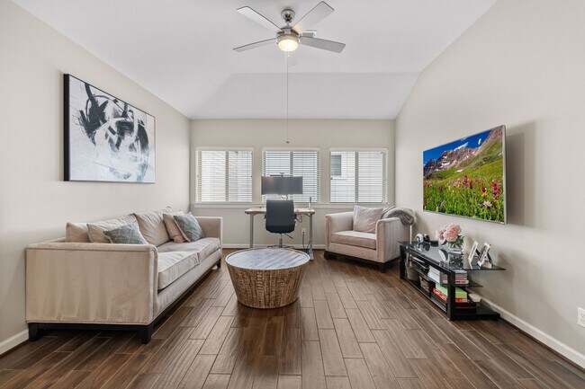 Building Photo - 8904 Aventino Wy