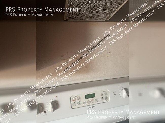 Building Photo - 922 S Acapulco Ln