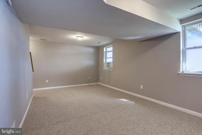 Building Photo - Stunning Waterfront 3bd/2.5ba in Glen Burnie with Deep-water Boat Dock, CAC, Renovated and more!