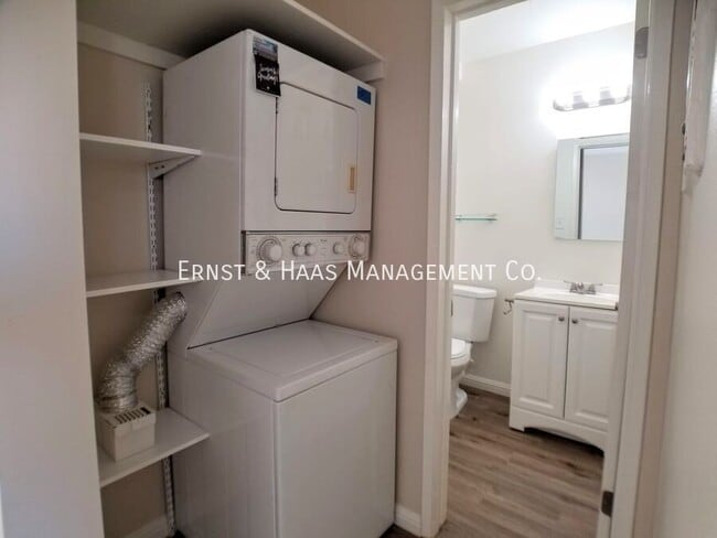 Building Photo - 77 E Mountain View St