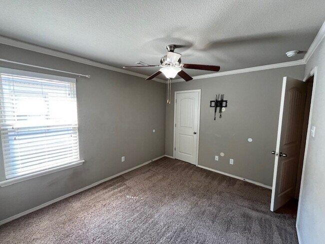 Building Photo - 2720 Brighton Pl