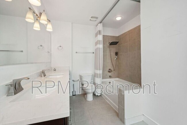 Building Photo - 44 Peachtree Pl NW