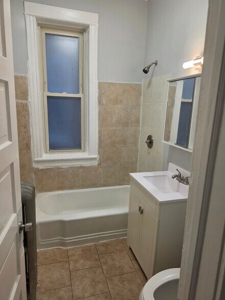 Building Photo - 6620 S Champlain Ave