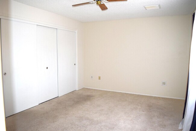 Building Photo - 12411 W Foxfire Dr