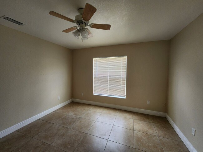 Building Photo - 3702 5th St SW