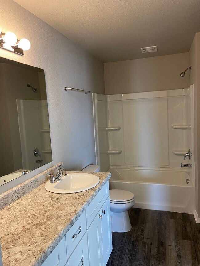 Building Photo - *Start 2026 Rent FREE!* Four Bedroom | Two Bathroom in Jonesboro