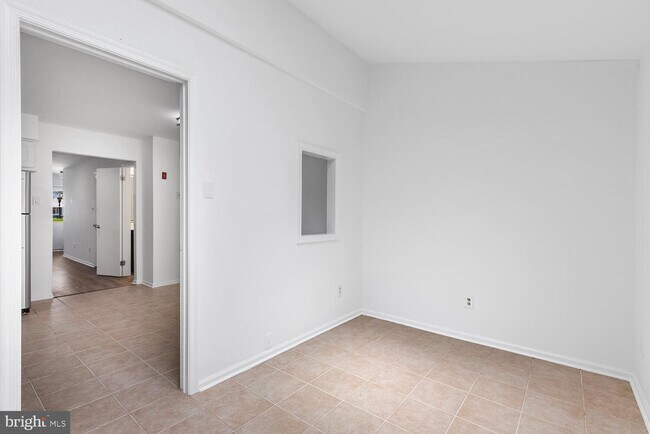 Building Photo - 12 Ardsley Ct