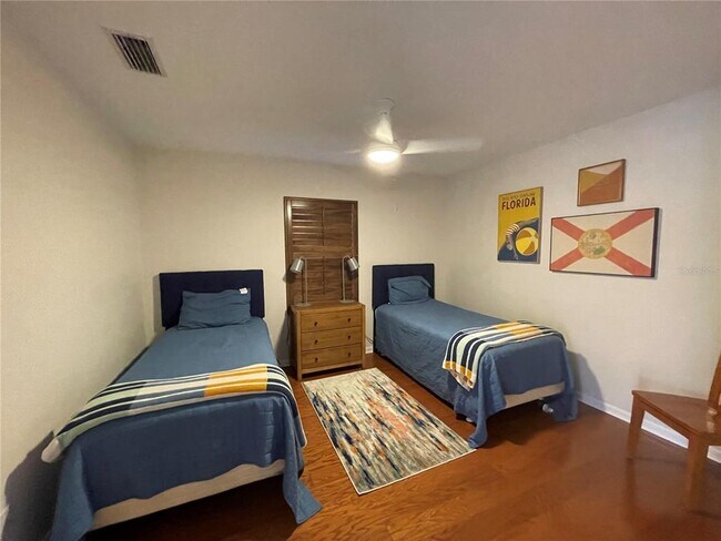 Building Photo - 1012 Laurel Ave