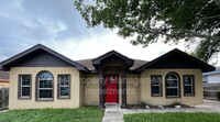 Building Photo - 906 Gonzalez Dr