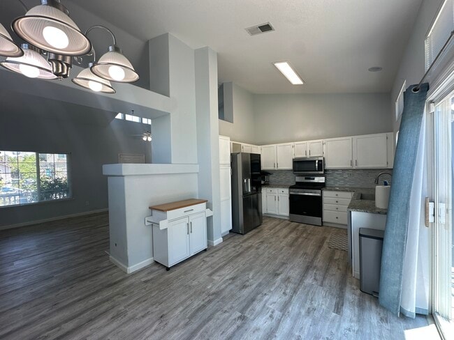 Building Photo - 9428 Plainoak Way